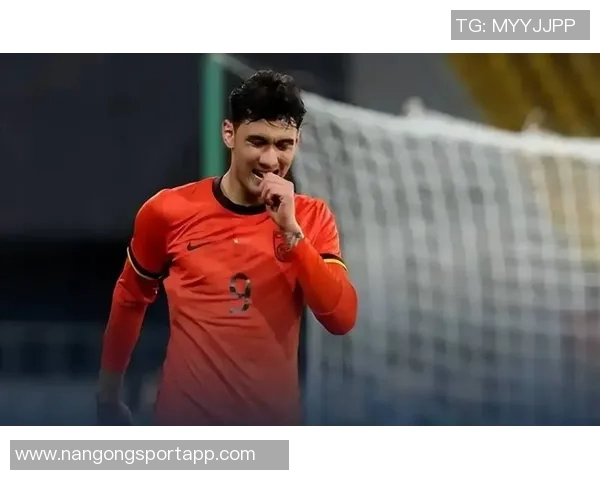 拜合拉木错失单刀良机对方门将神勇扑救令人叹息